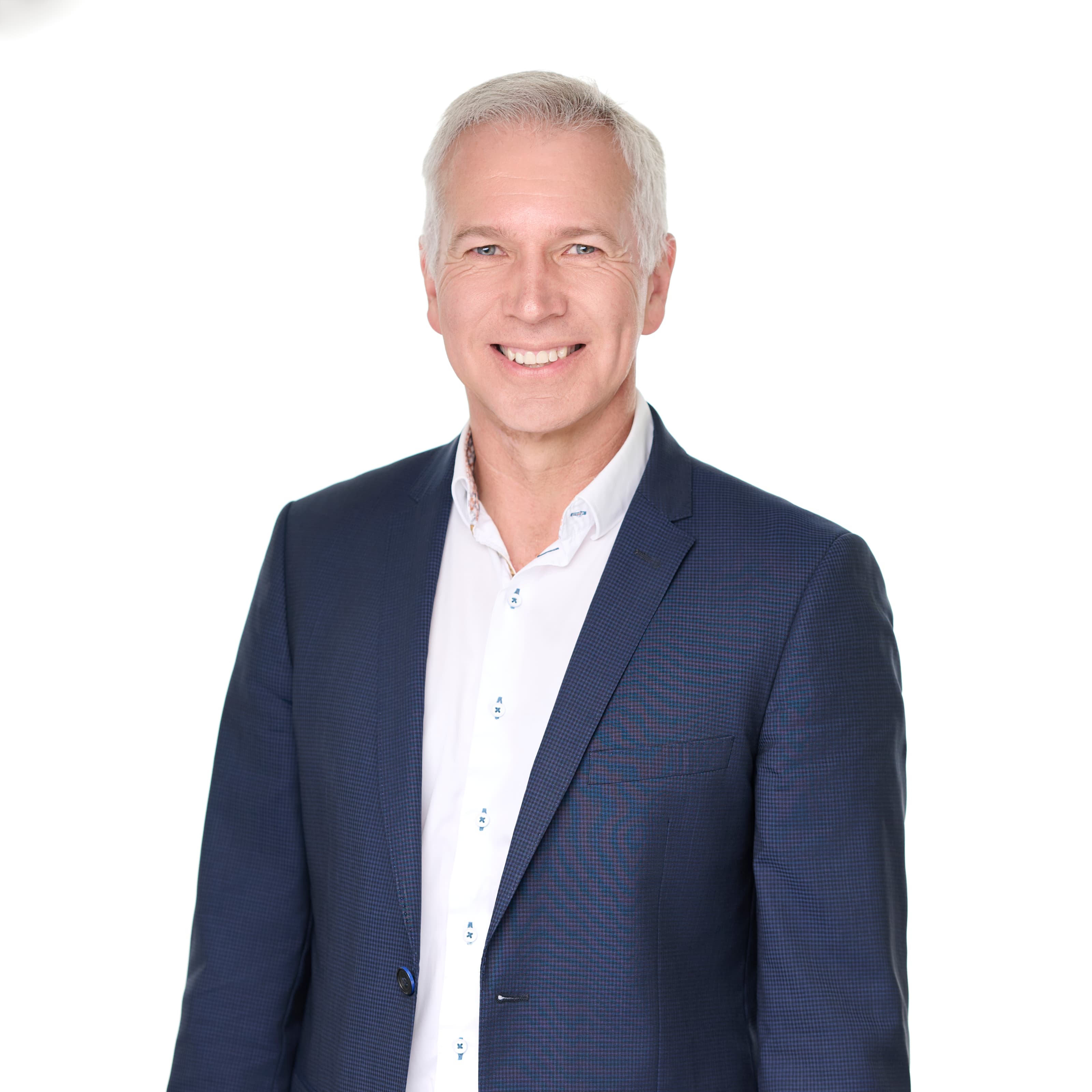Portrait of Ross Siemens